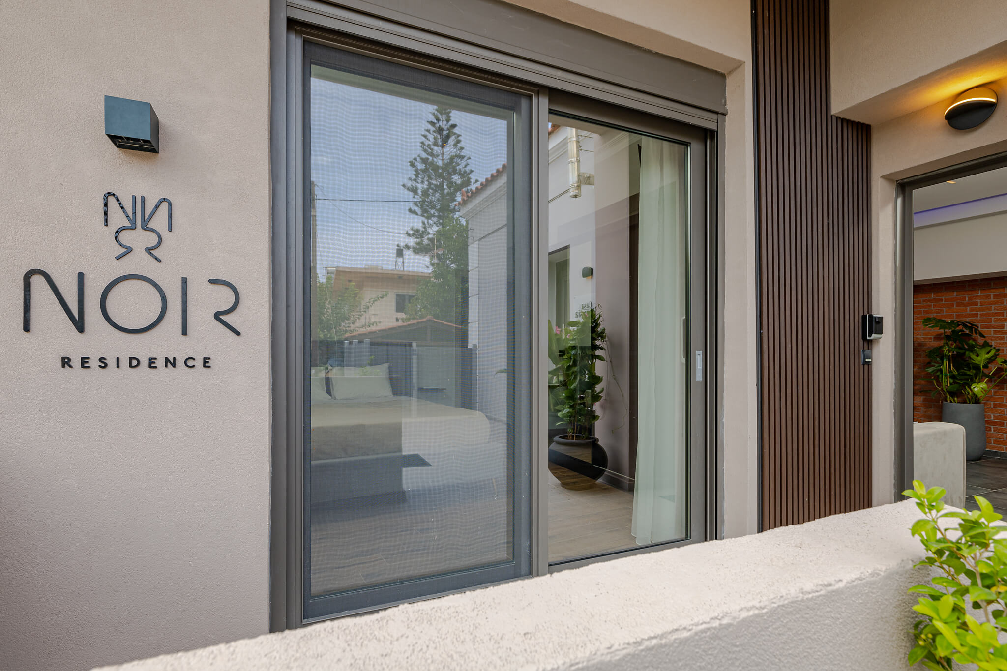 Noir Residence